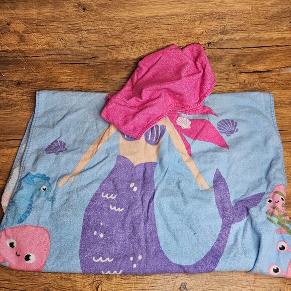 Three Princess Beach Towel Ariel Hooded Mermaid Summer Towel Cover up - Picture 5 of 5